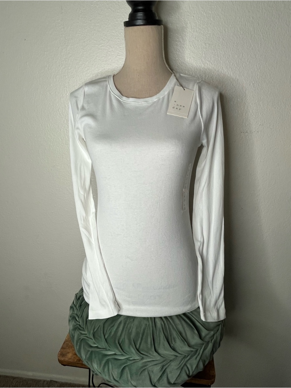 a new day White Long-Sleeve Crewneck Top